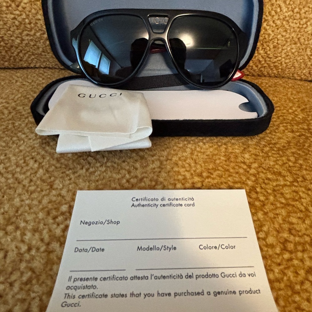 Gucci Black Aviator Sunglasses with Case